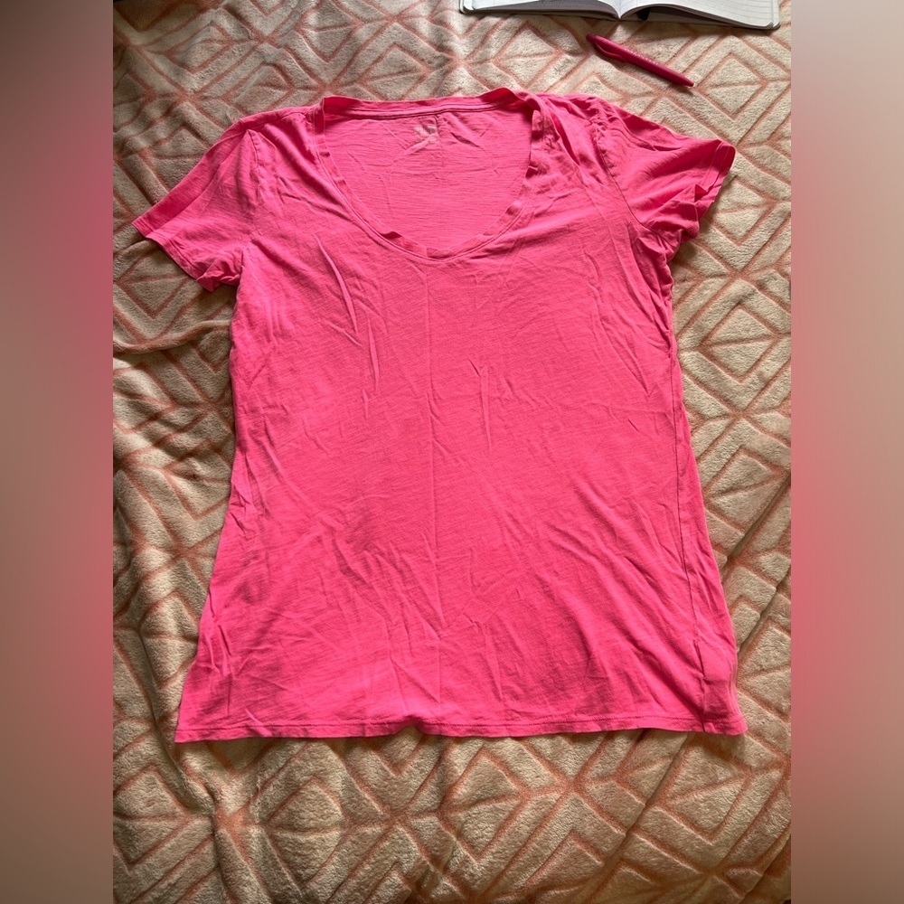 #284 Victoria secret Pink tee